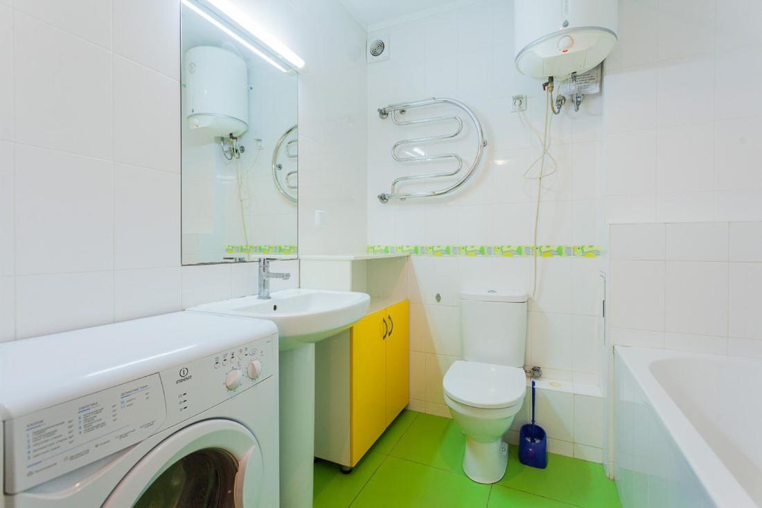 Cozy Apartments Near Olympic Stadium Kiev Esterno foto